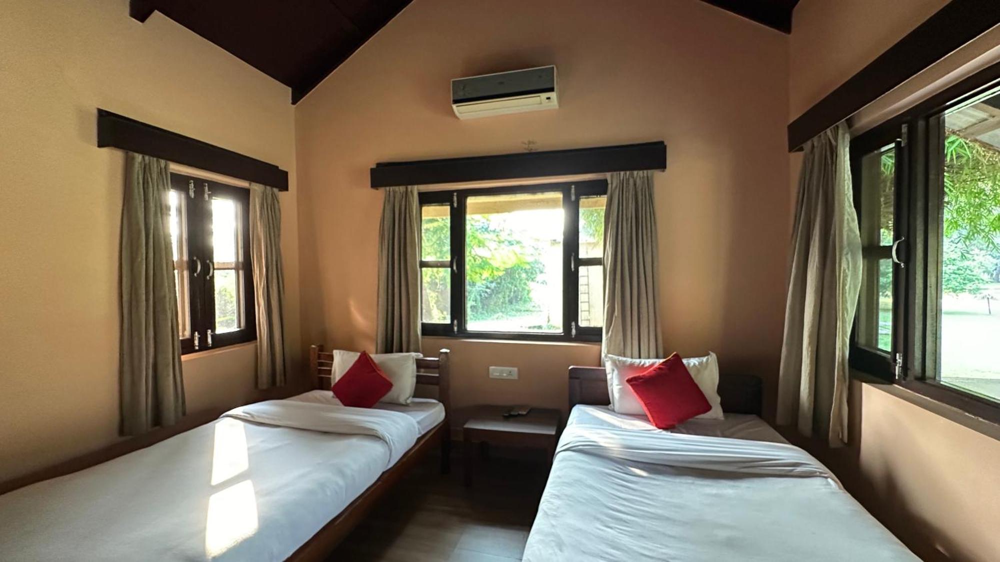 Lumbini Buddha Garden Resort Bagian luar foto